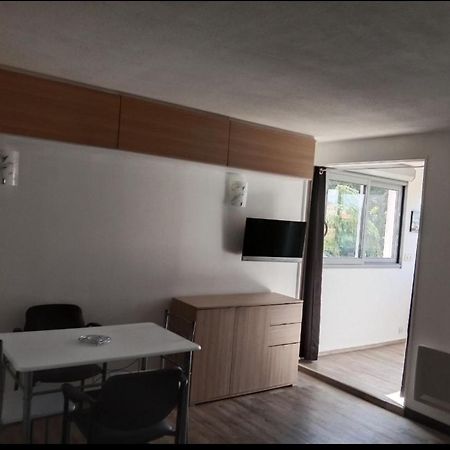 Frejus-Plage Et Centre-Ville, 28 M2, Accueil 4 Personnes, Francais, English Spoken Экстерьер фото