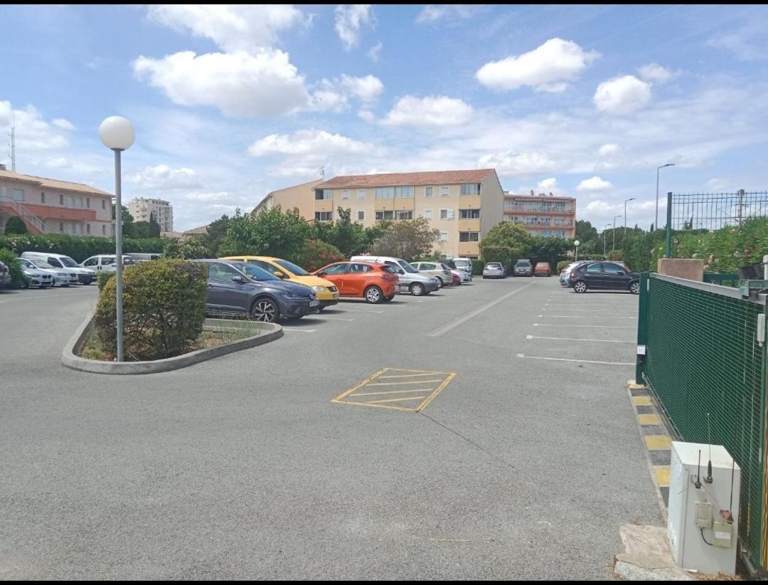 Frejus-Plage Et Centre-Ville, 28 M2, Accueil 4 Personnes, Francais, English Spoken Экстерьер фото