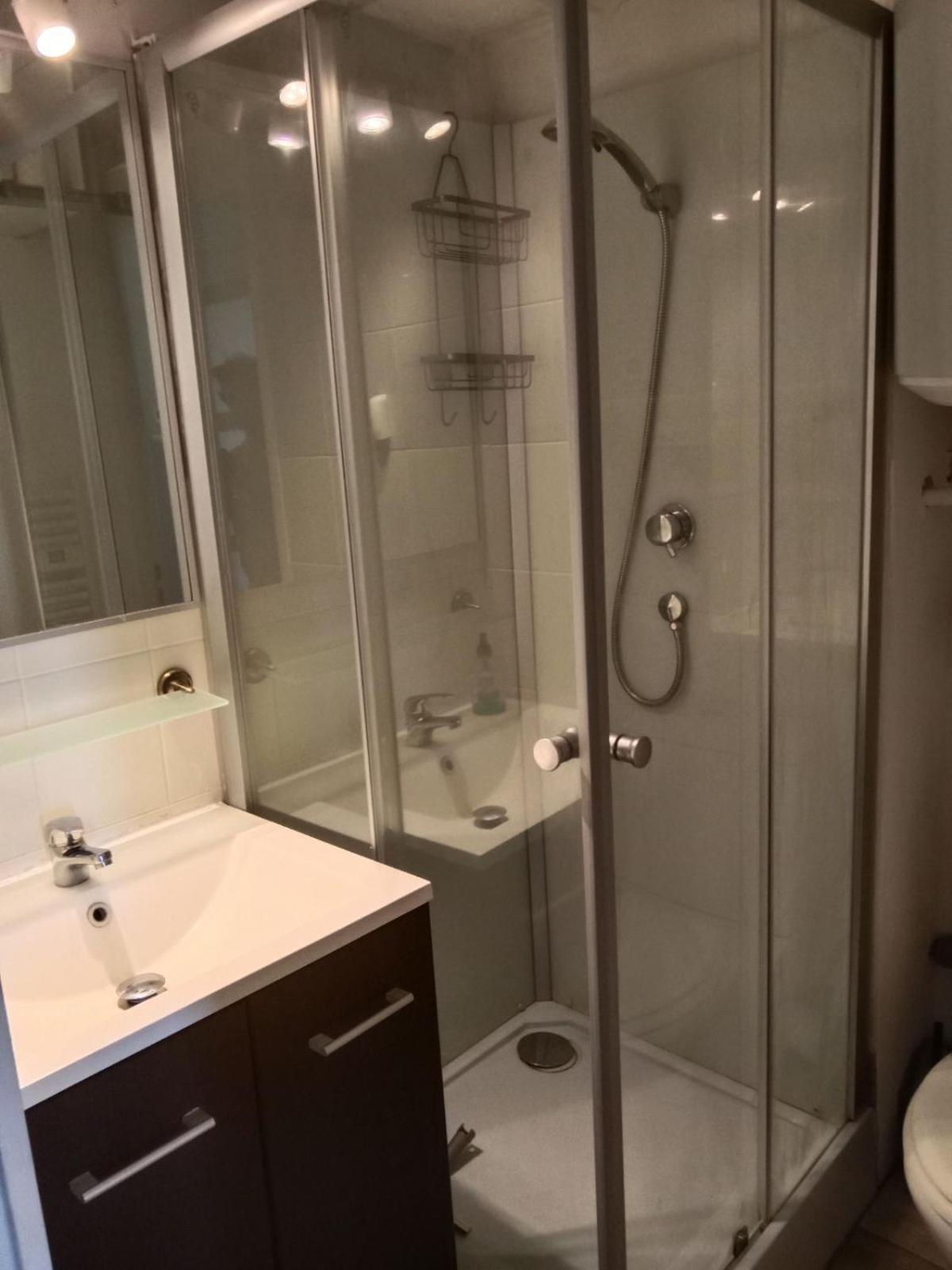 Frejus-Plage Et Centre-Ville, 28 M2, Accueil 4 Personnes, Francais, English Spoken Экстерьер фото